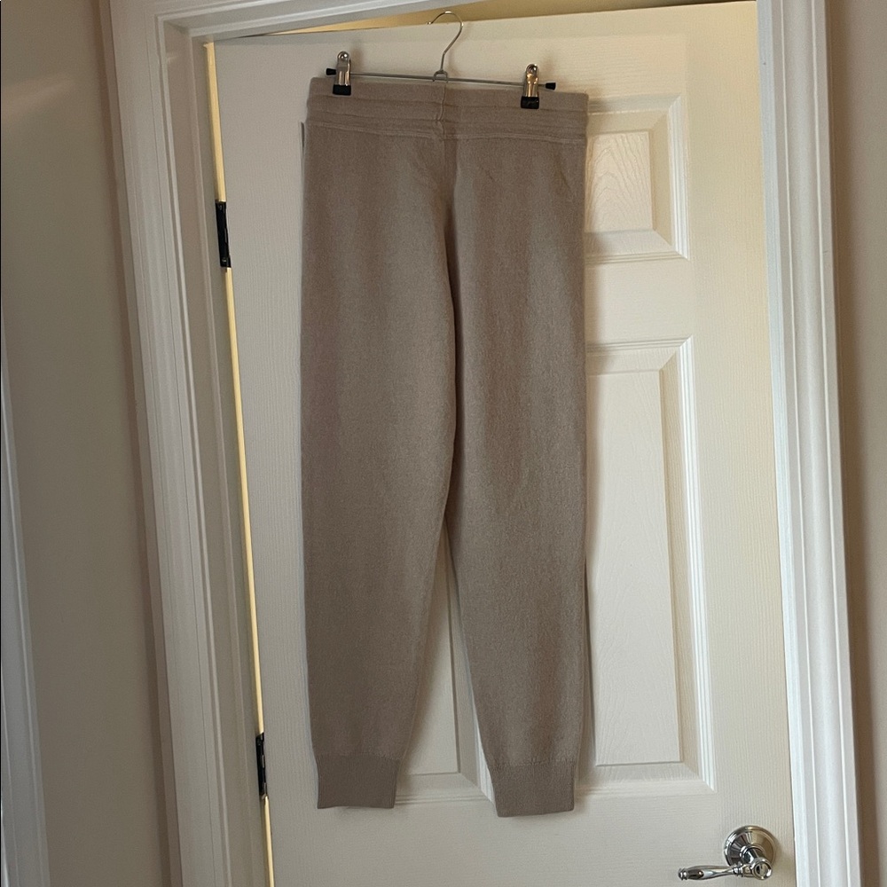 Women’s Van Winkle & Co Cashmere Joggers - Picture 2 of 3